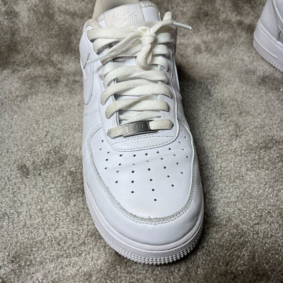 Nike Air Force 1 Low White Sneakers Size‎ 10 Mens Classic Casual Shoes - Picture 3 of 11
